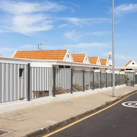 Sea View Panoramic アパート アデヘ